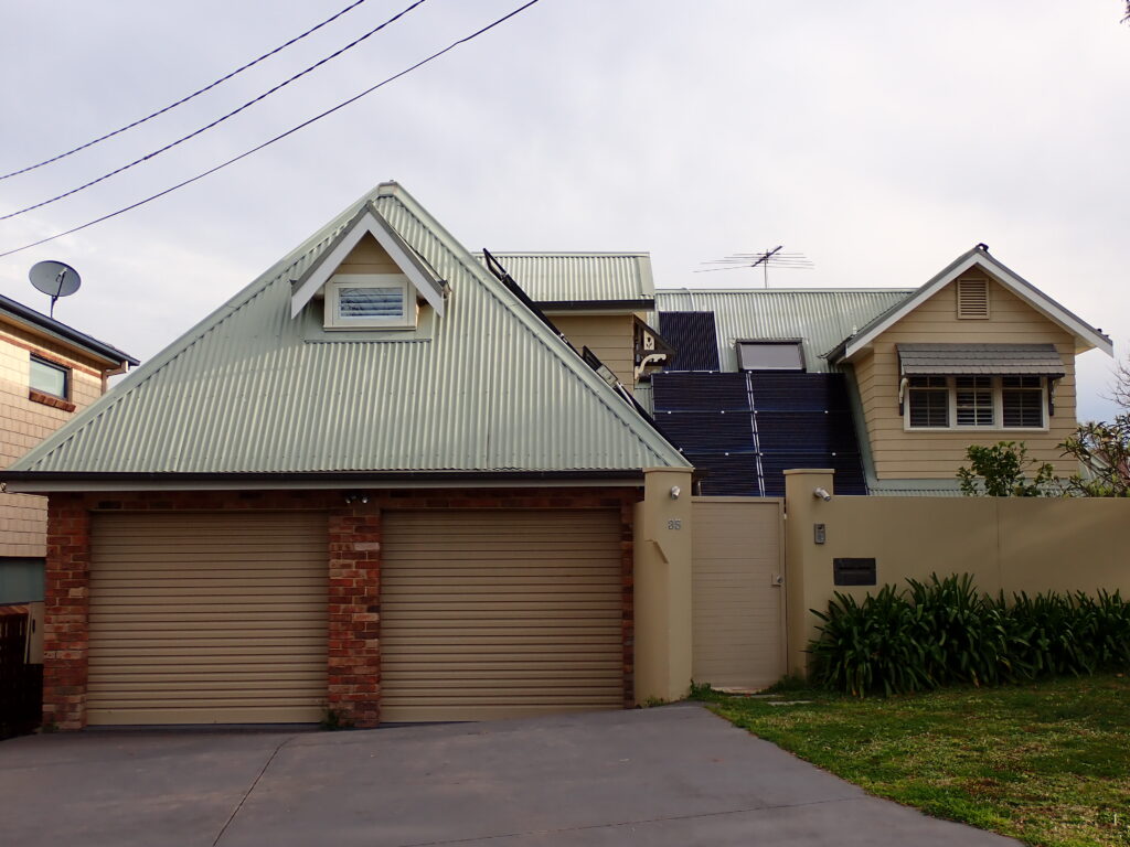 35 Moons Ave Lugarno House BPI